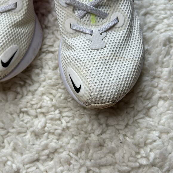 Nike Women's Renew Run Platinum Tint White Neon Size 10 Minor Wear Box Icluded - Picture 8 of 14